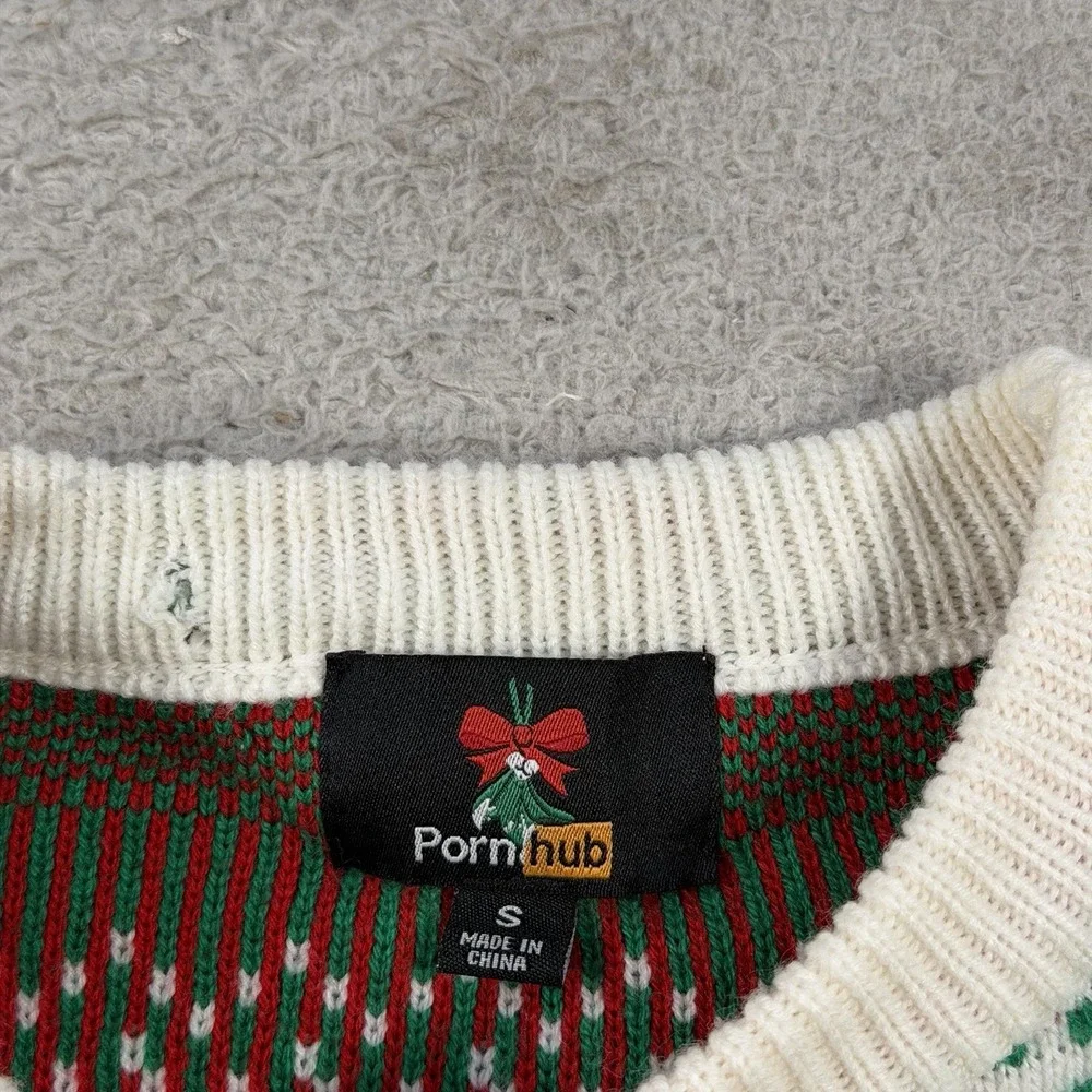 Pornhub Christmas Sweater Mens Small White Mistletoe Kiss Me Crewneck Pullover